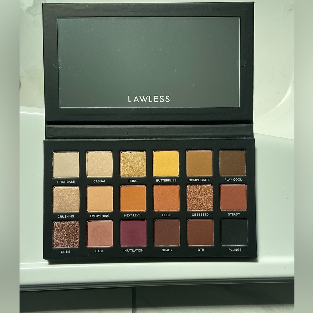 Lawless- The One Palette